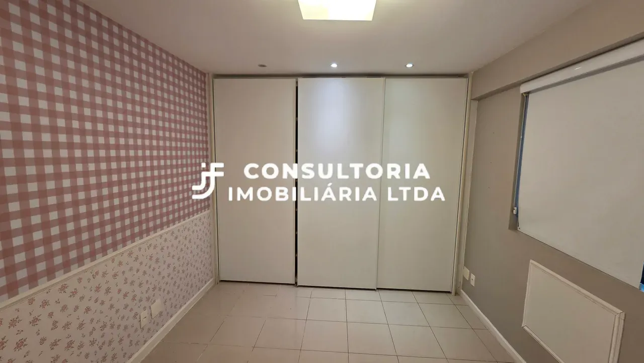 Квартира 99 м² з гардеробною та заскленим балконом — photo 22