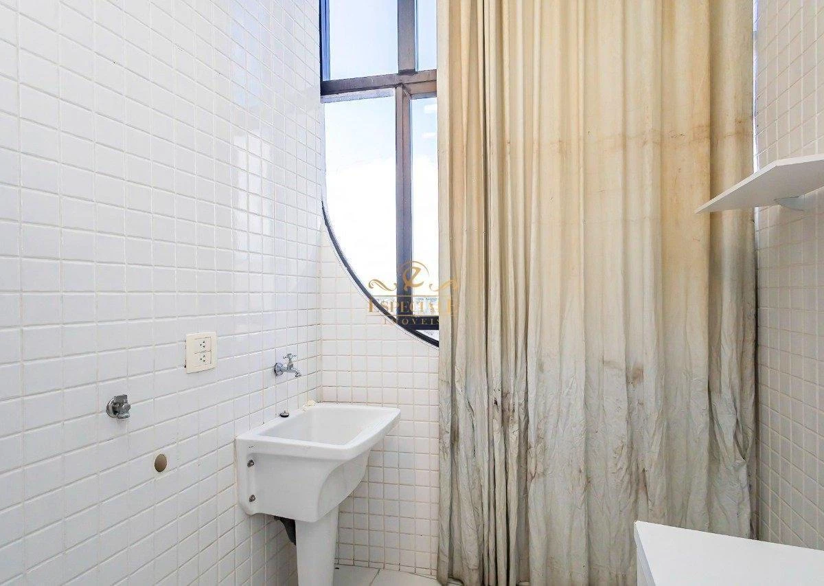 One-bedroom apartment in a building with a gym — photo 29