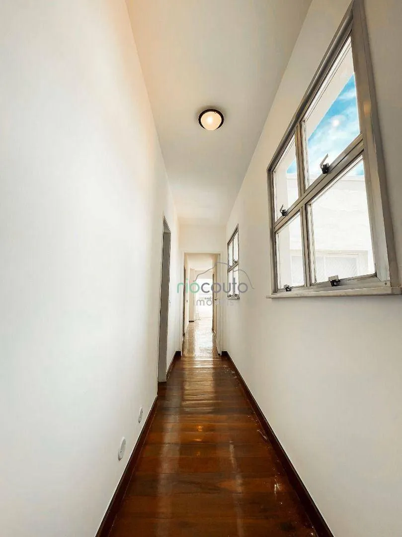 Unfurnished apartment with 4 bedrooms and 377 m² — photo 17