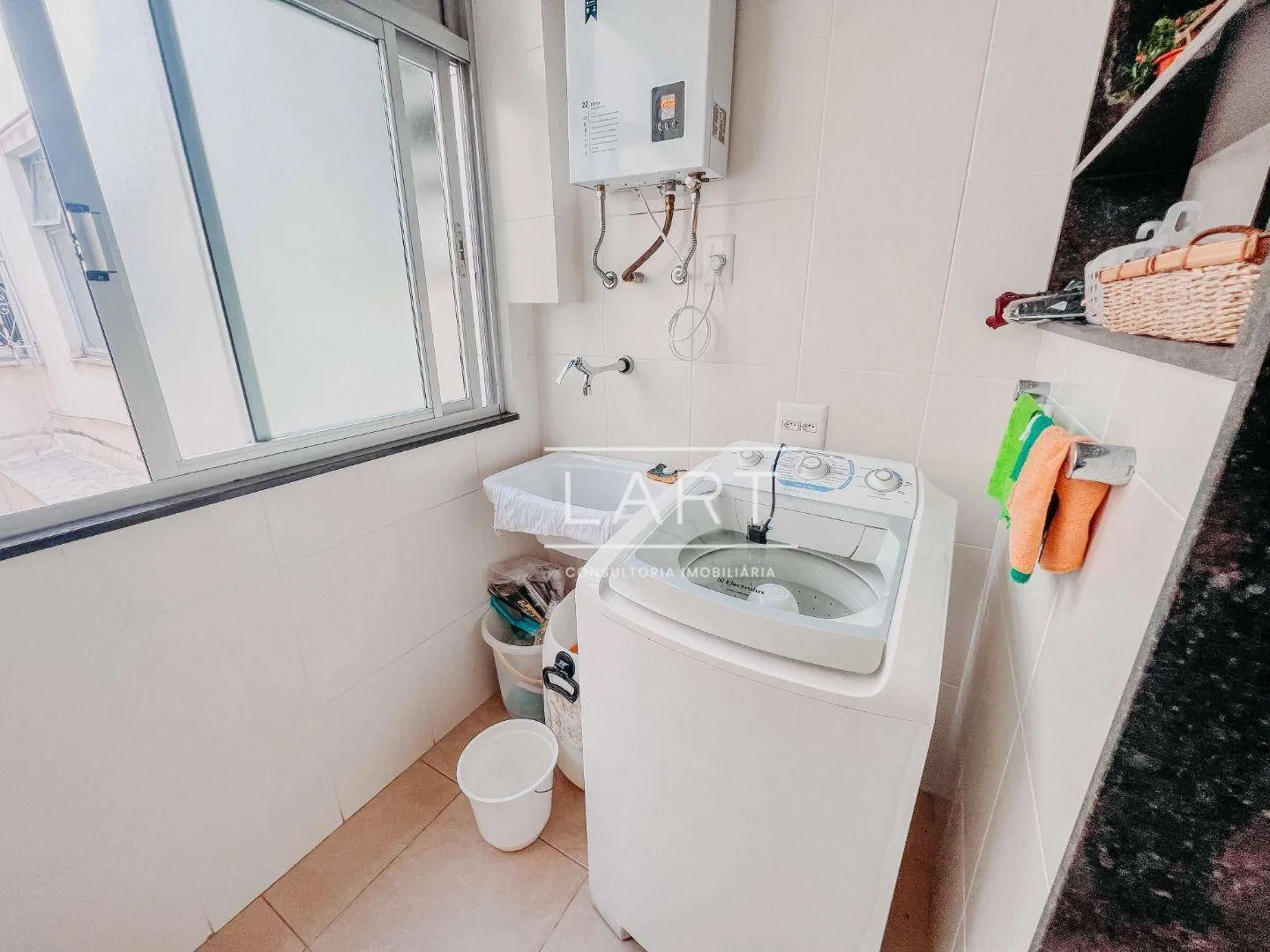 Home office in a 3-bedroom apartment, 160 m² — photo 27