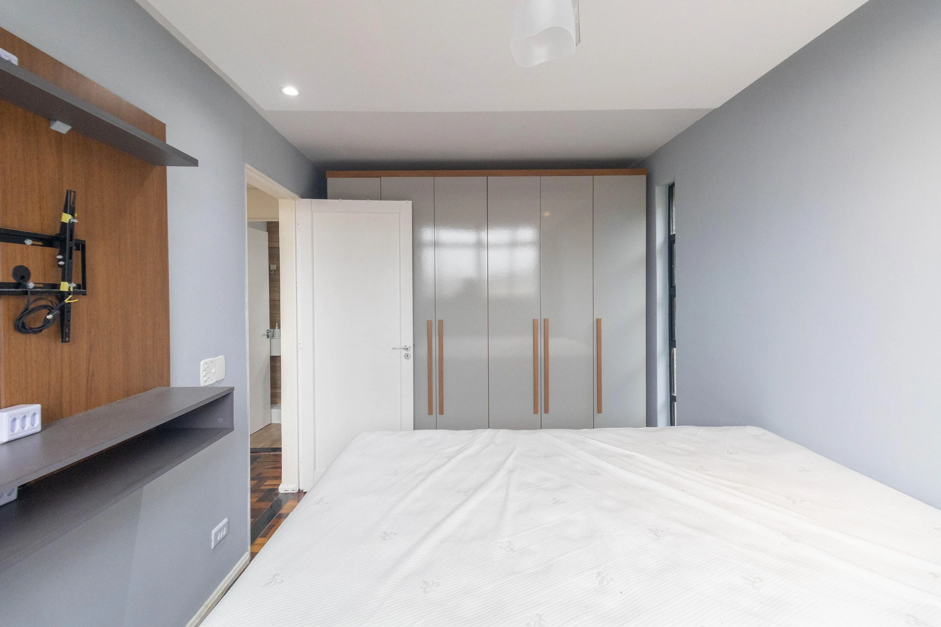 3-bedroom apartment with a washing machine — photo 18