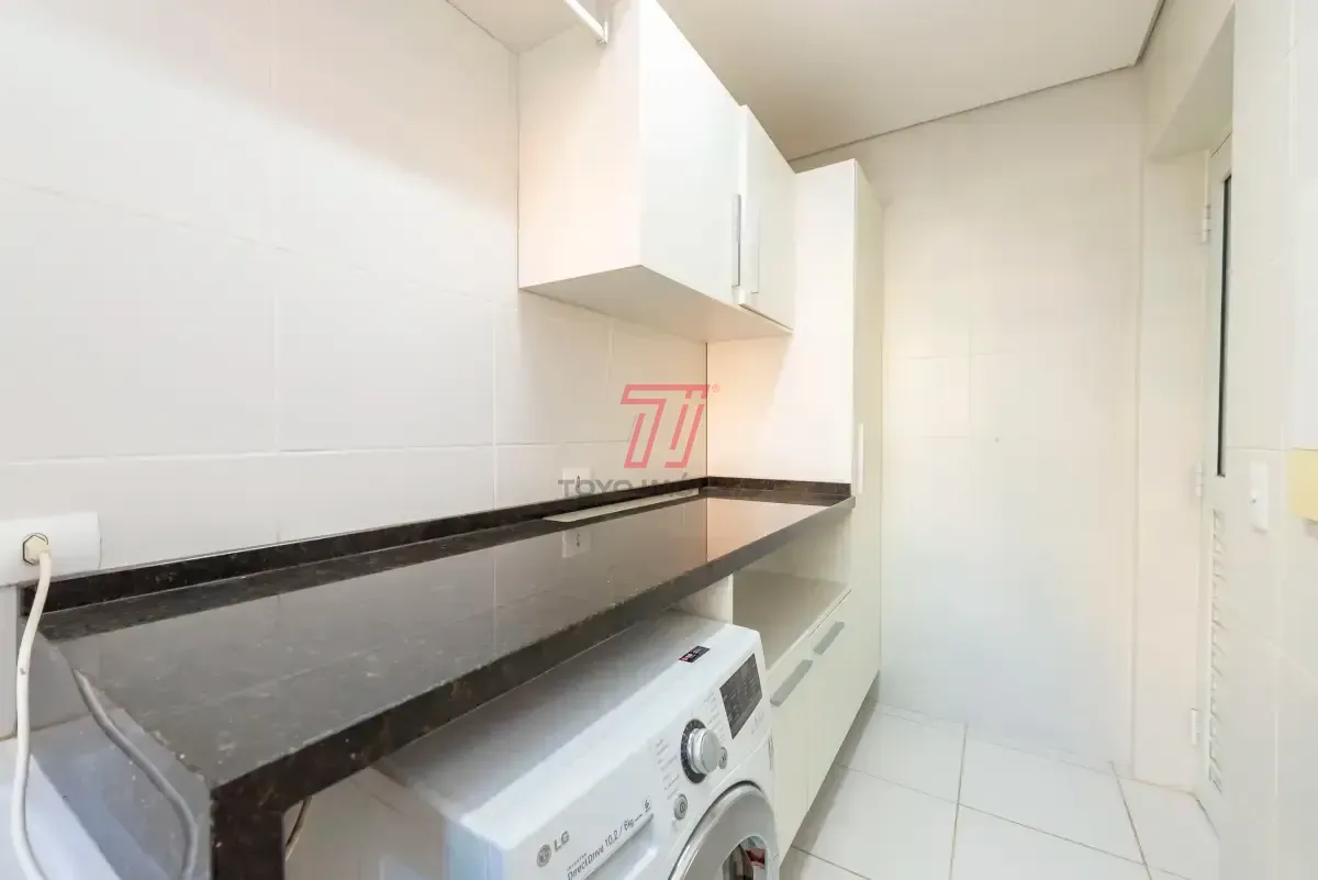 3-bedroom apartment with 197 m², 2 parking spots and balcony — photo 37