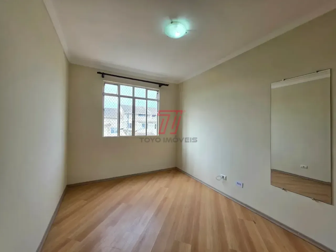 71 m² apartment with 2 bedrooms and wood floors — photo 5