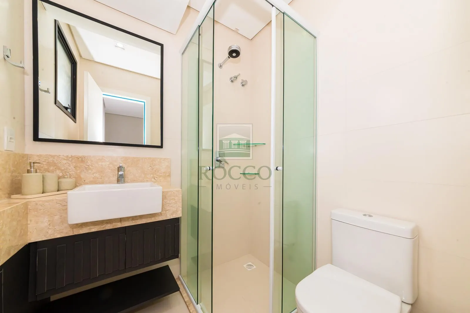 Furnished 1-bedroom apartment with 2 bathrooms — photo 19