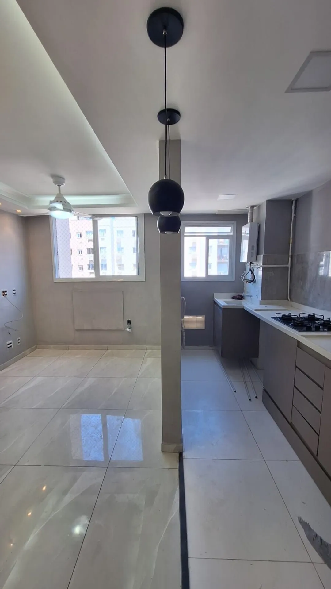 2-bedroom apartment in a building with a gym — photo 4