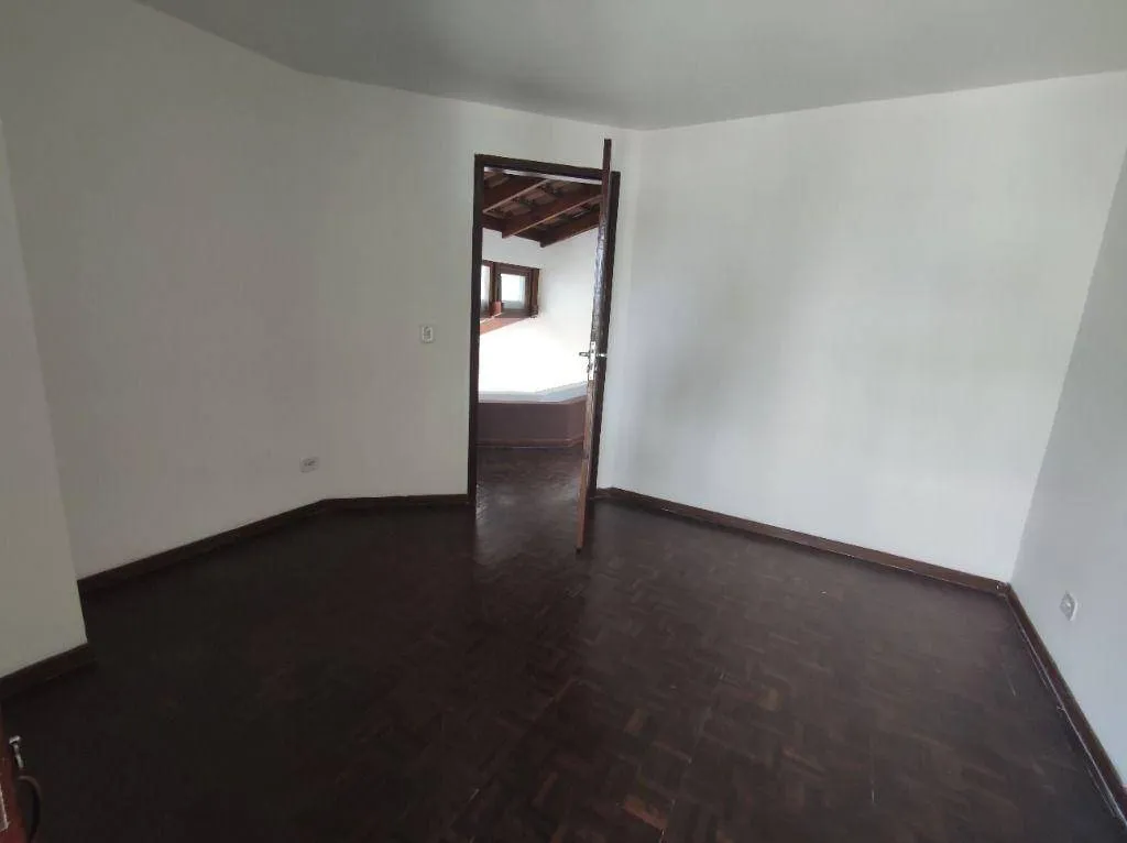 Two-story house with 3 bedrooms and 2 bathrooms — photo 22