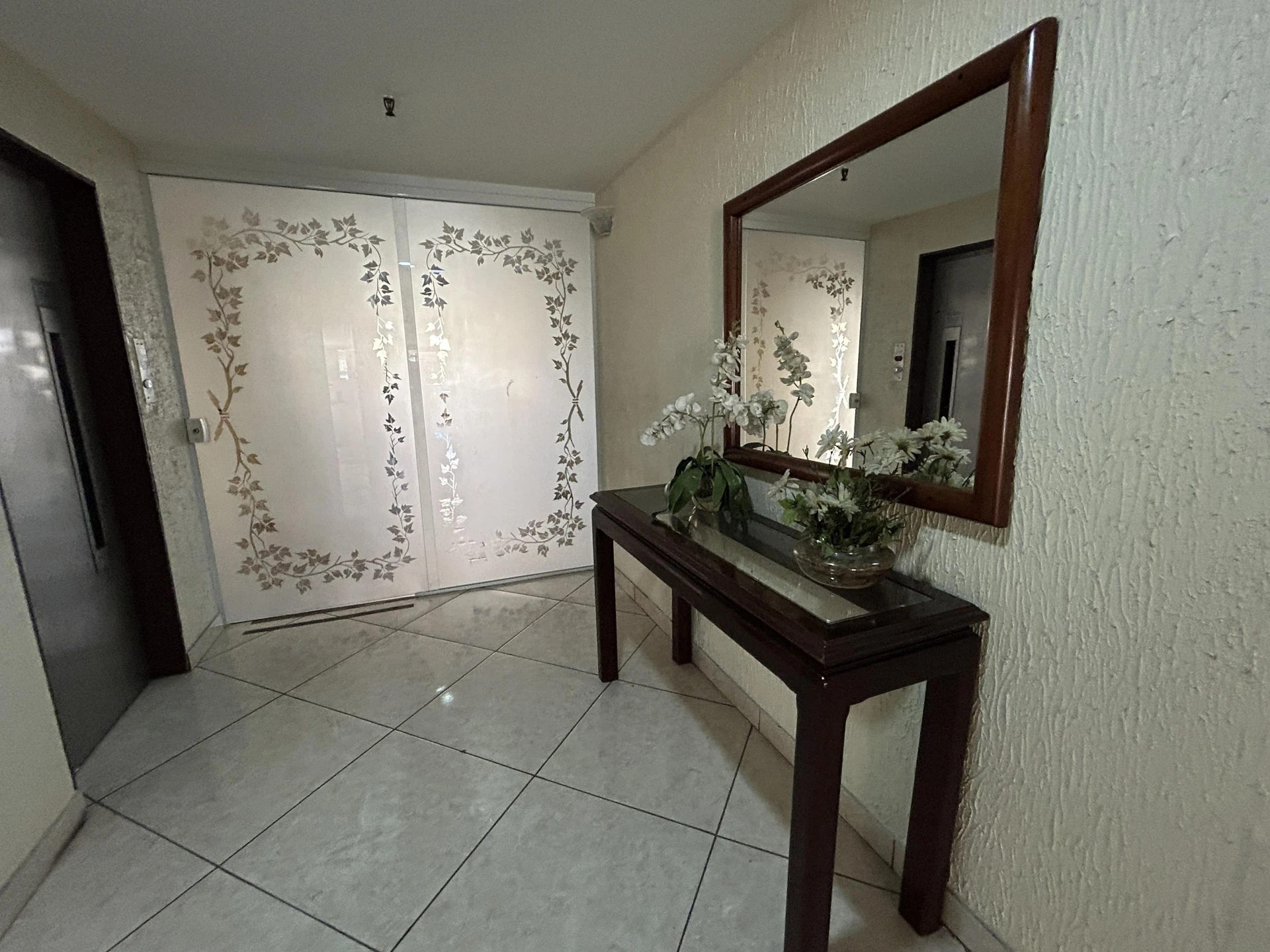 Apartamento com 3 quartos e suíte em bom estado — photo 28