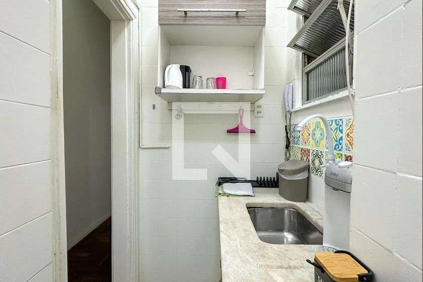 Furnished 40 m² apartment with 1 bedroom and 1 bathroom — photo 13