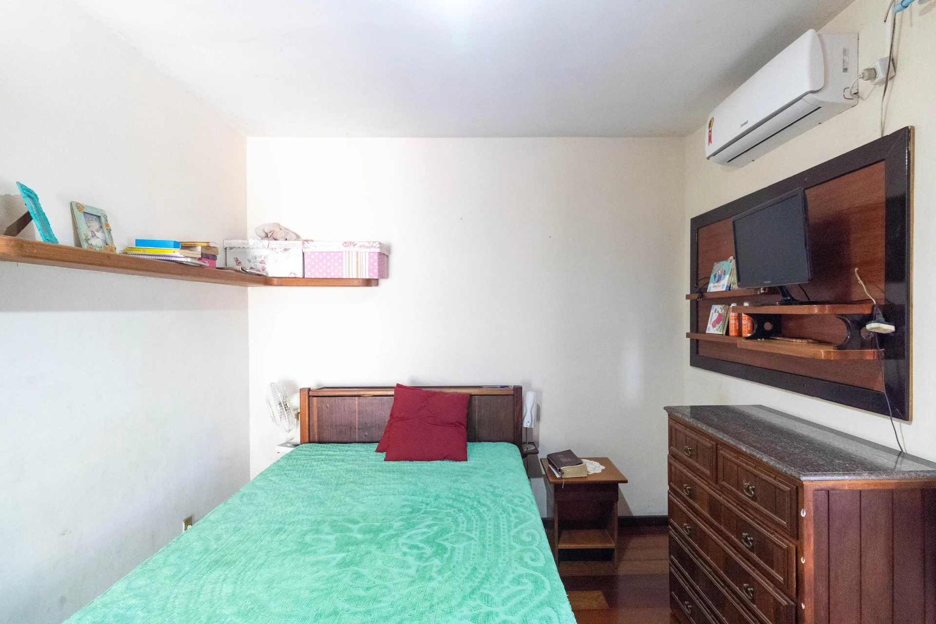 Furnished rental house with 2 bedrooms and 2 baths — photo 12
