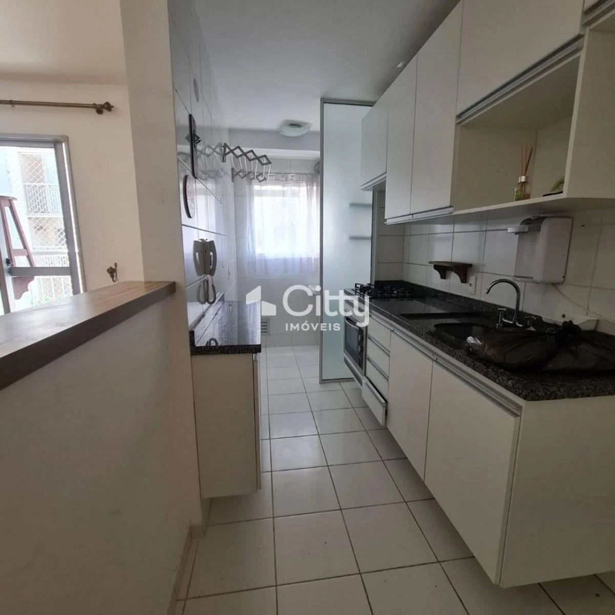 Apartment, 57 m², with wood or laminate floors — photo 2