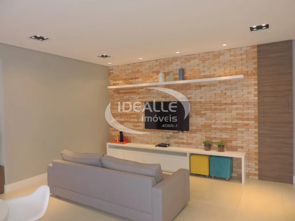 Apartment with 2 bedrooms and a glass-enclosed balcony — photo 29