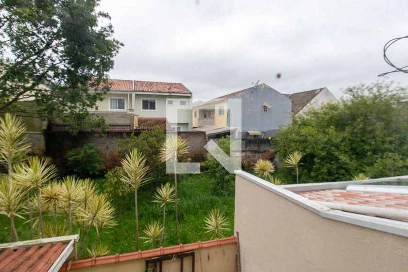 3-bedroom house with a bathtub in Curitiba — photo 23