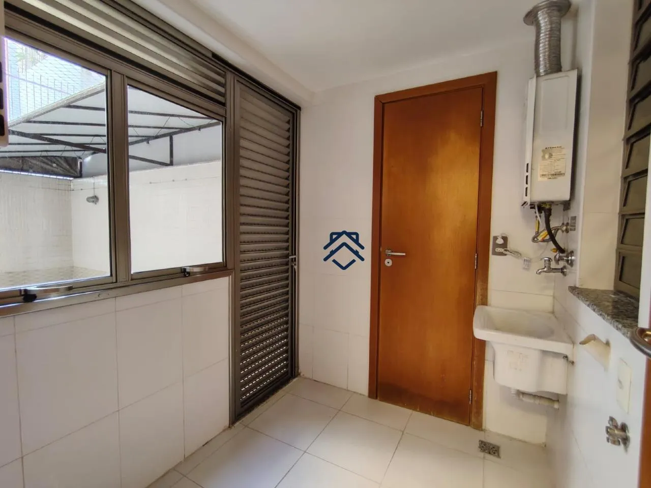 Private BBQ in a 4-bedroom apartment, 193 m² — photo 24