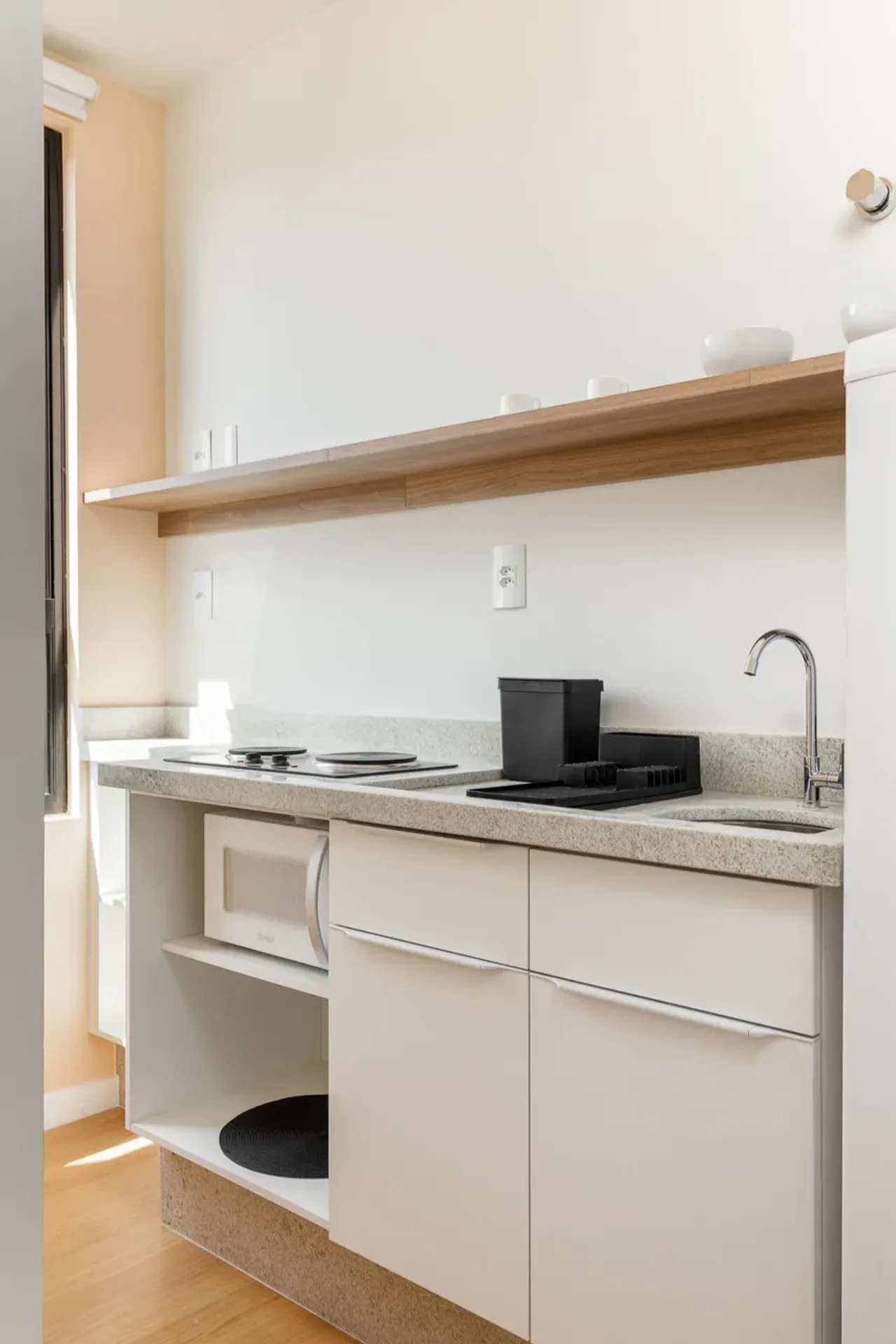 Furnished studio on the 1st floor, with laundry machine and kitchenette — photo 5