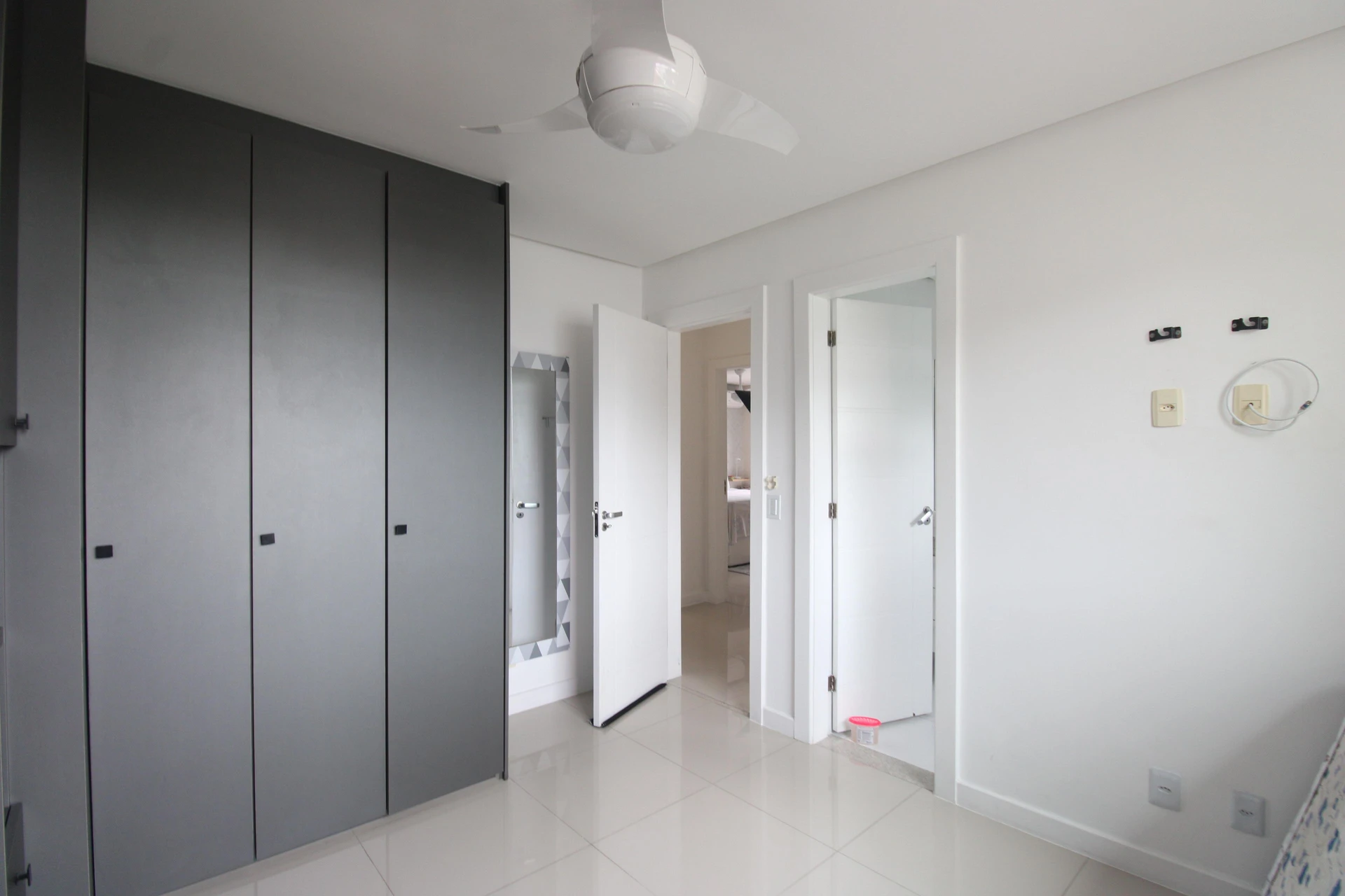 Casa mobiliada com 3 suítes e cozinha aberta com fogão a gás — photo 47