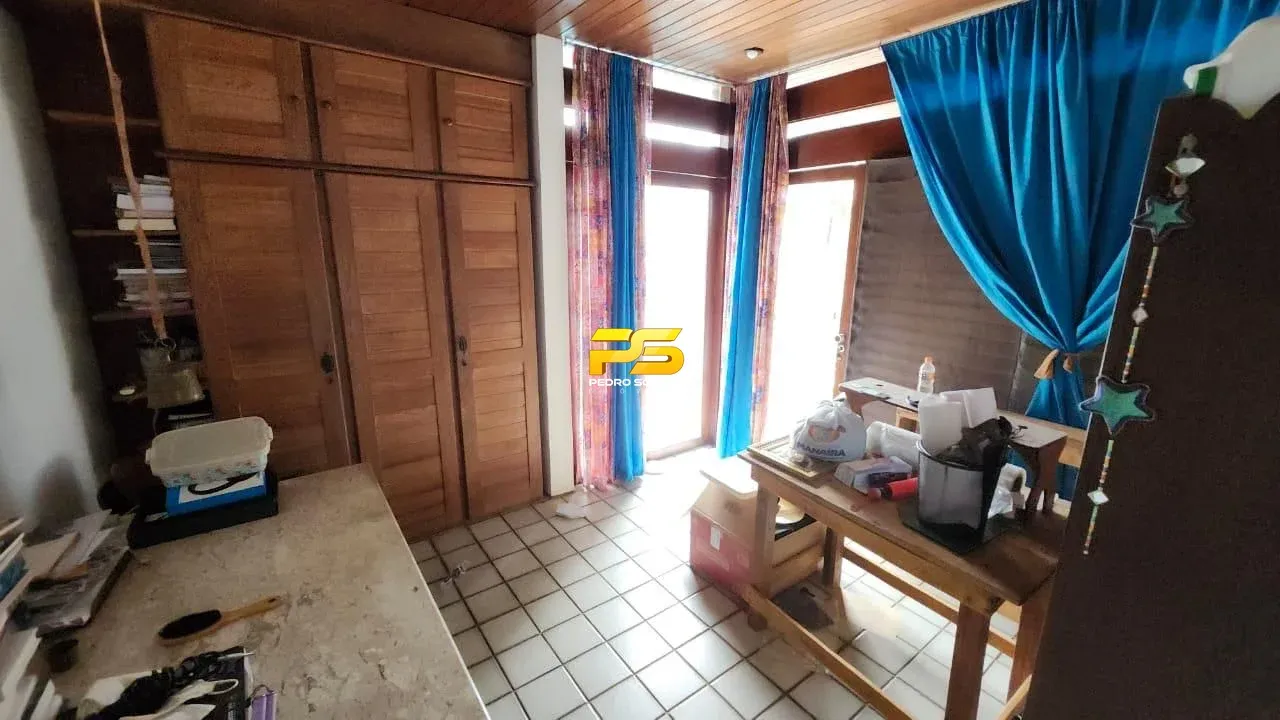Casa com 4 suítes e 350 m², com 4 vagas — photo 8