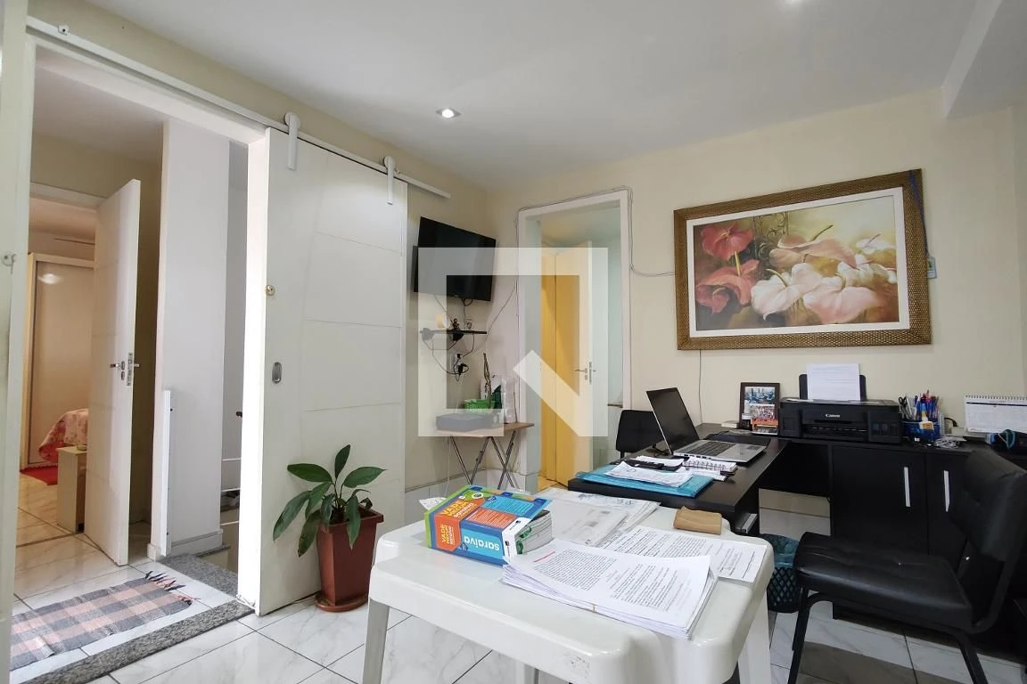 Glass-enclosed balcony in a 3-bedroom apartment, 155 m² — photo 73