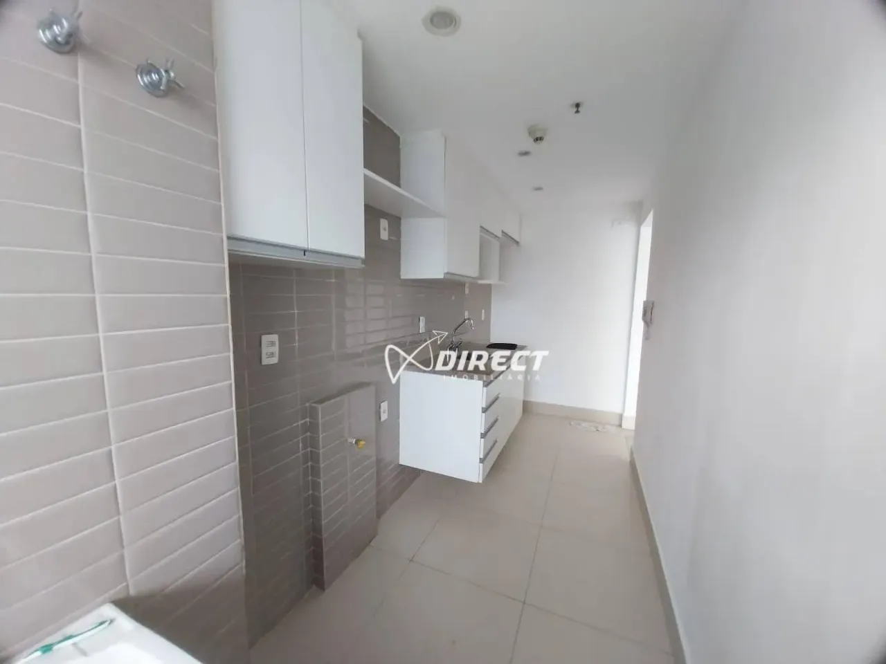 2-bedroom apartment with balcony and enclosed kitchen — photo 14