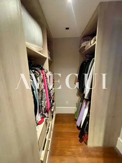 Triplex penthouse with 5 bedrooms and 5 bathrooms — photo 15