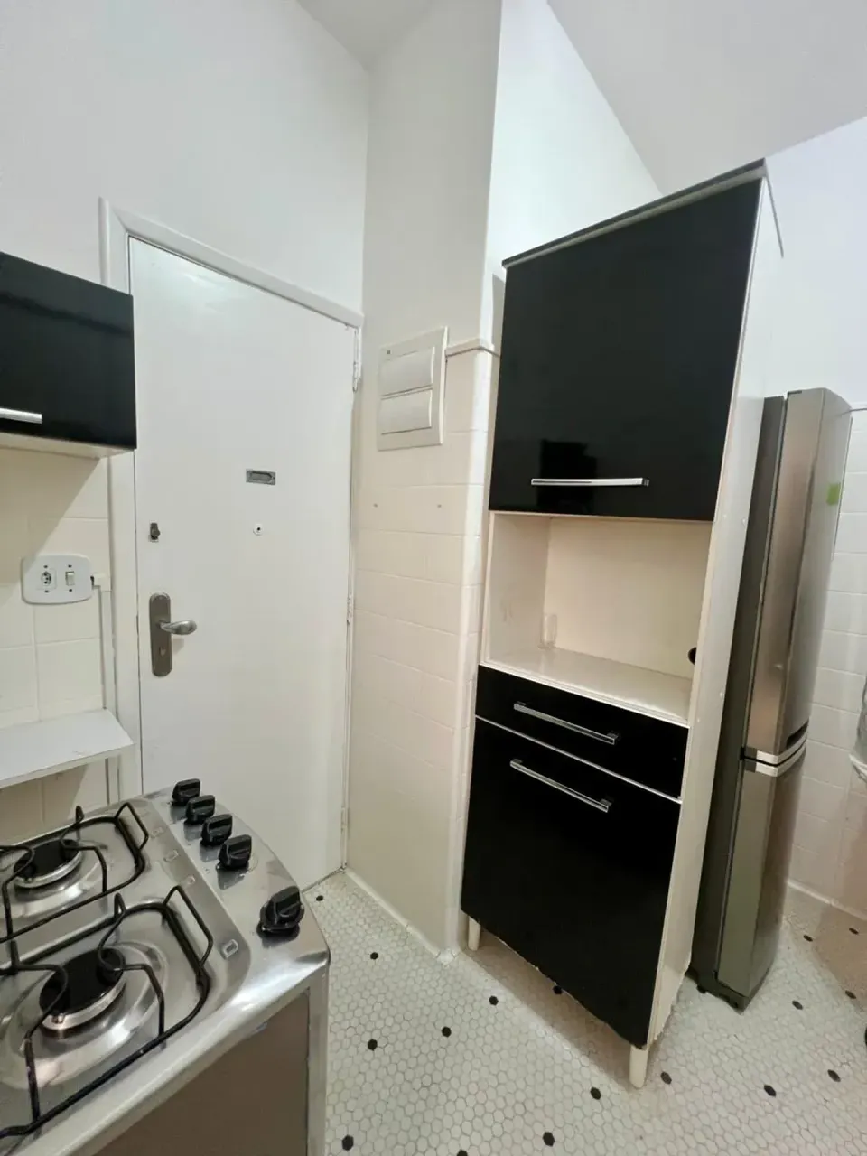 Furnished apartment with 2 bedrooms and 2 bathrooms — photo 17