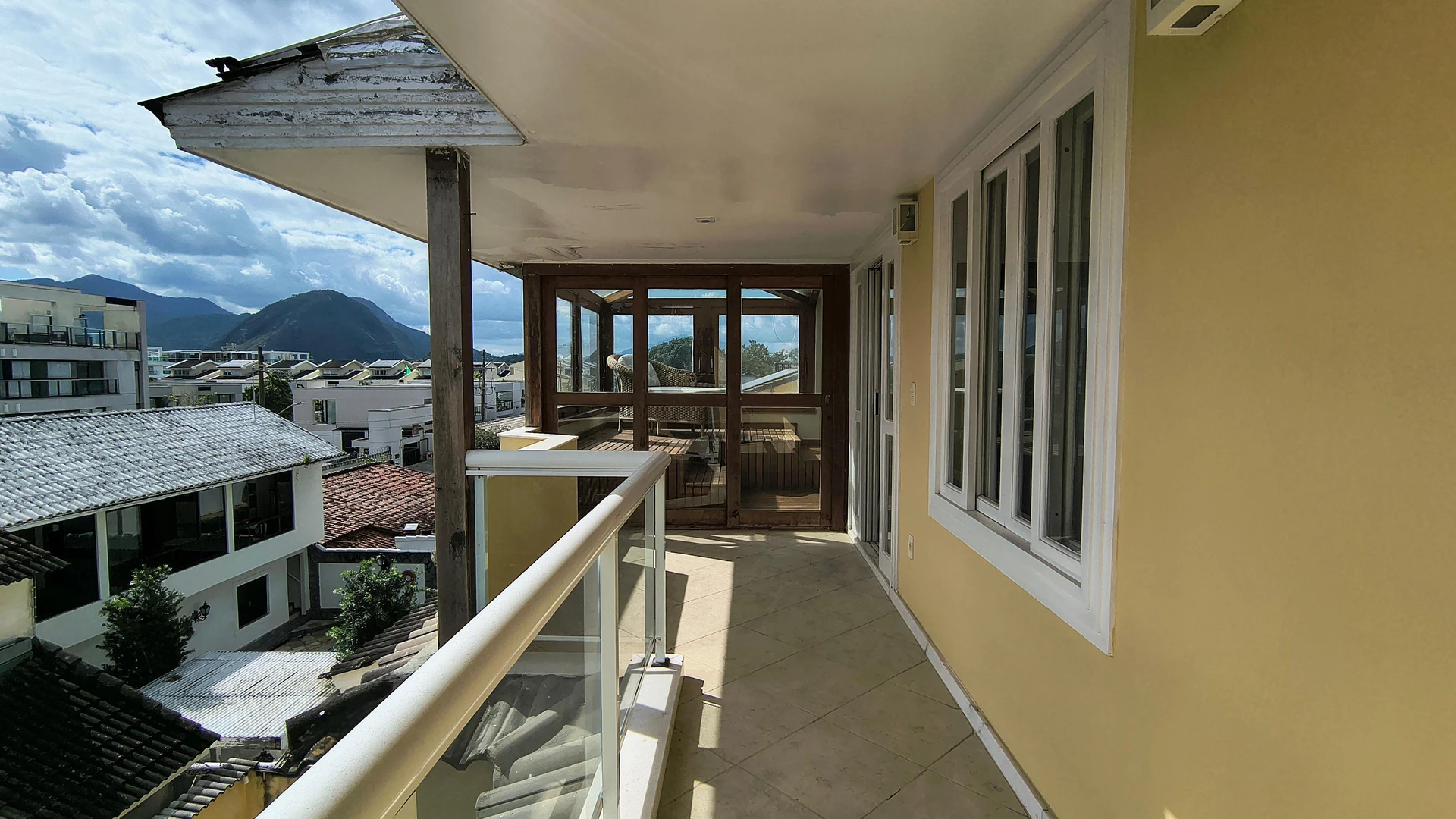Furnished house with 7 bedrooms and open-plan kitchen — photo 103