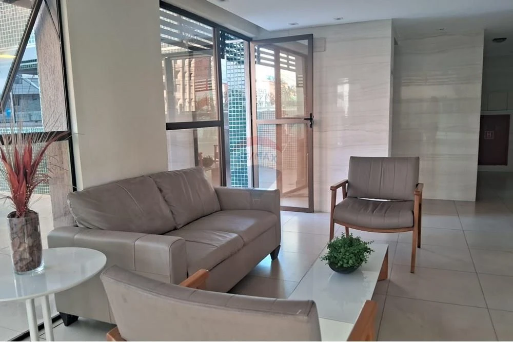 Furnished apartment, 132 m², with a glass-enclosed balcony — photo 24