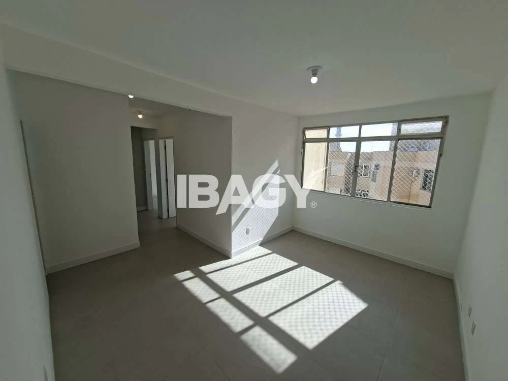 3-bedroom apartment with a closed-off kitchen