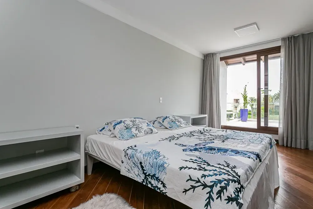 Furnished house with 7 bedrooms and 700 m² — photo 11