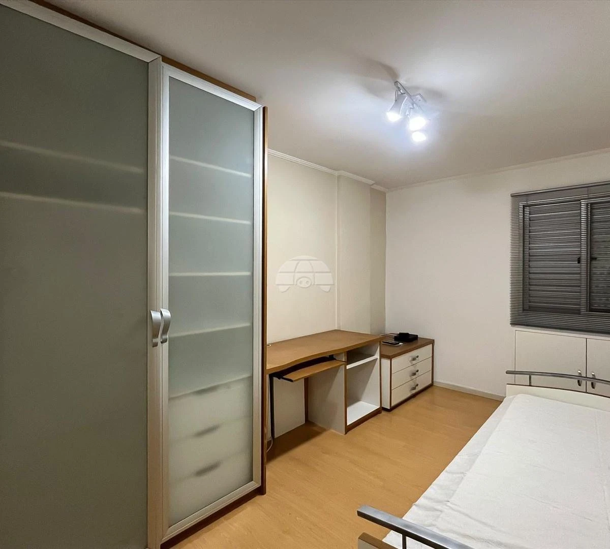 3-bedroom apartment with a bathtub in Curitiba — photo 24