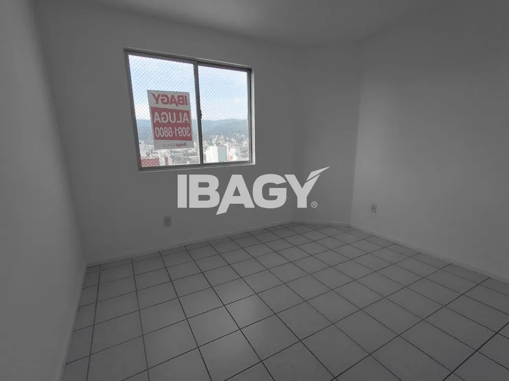 Apartamento de 2 dormitorios con 73 m², 1 plaza y balcón — photo 8