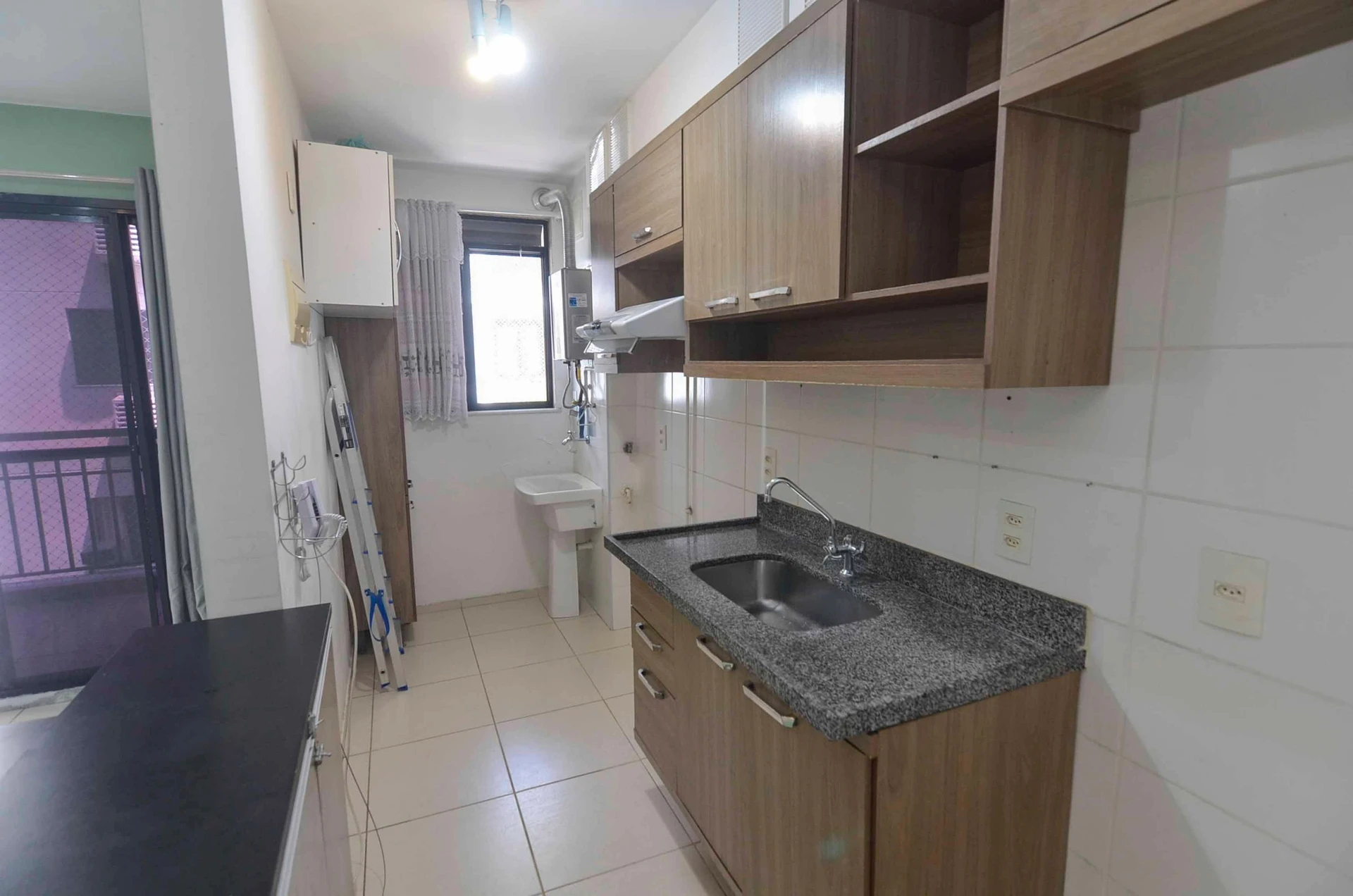 Квартира з 3 спальнями та заскленим балконом — photo 4