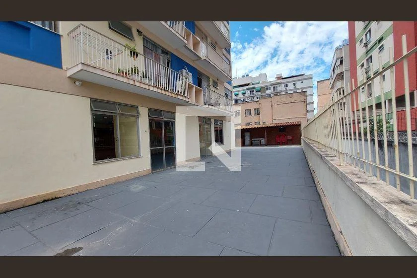 90 m² apartment with 2 bedrooms and a closed gas kitchen — photo 44