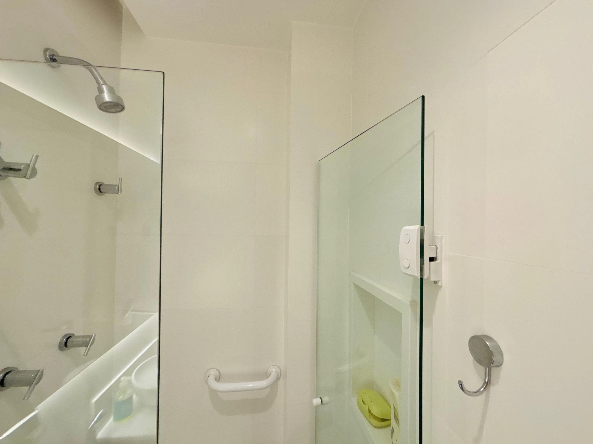 Washing machine in a 3-bedroom apartment, 110 m² — photo 12