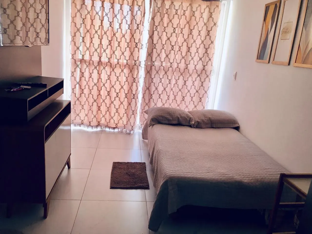 Furnished 1-bedroom apartment with private BBQ — photo 5