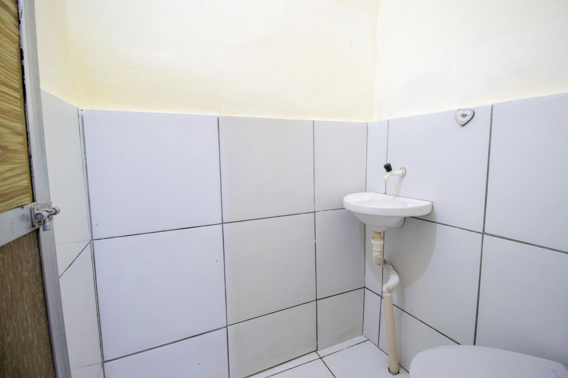 House with 1 bedroom and 1 bathroom, no parking — photo 4