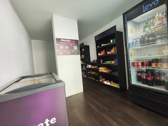 3-bedroom apartment in a building with a gym — photo 16