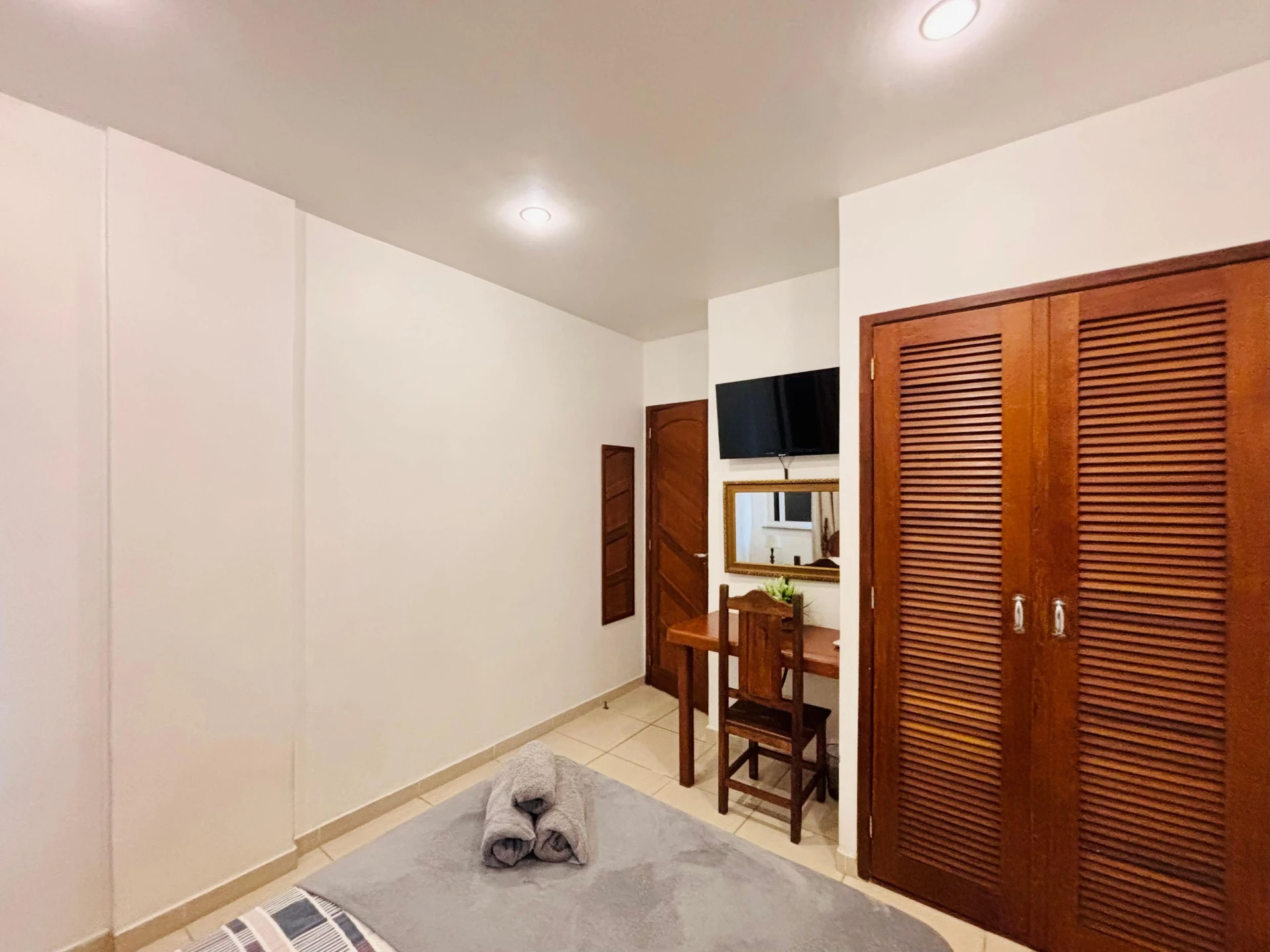 Furnished apartment, 37 m², with a home office — photo 3