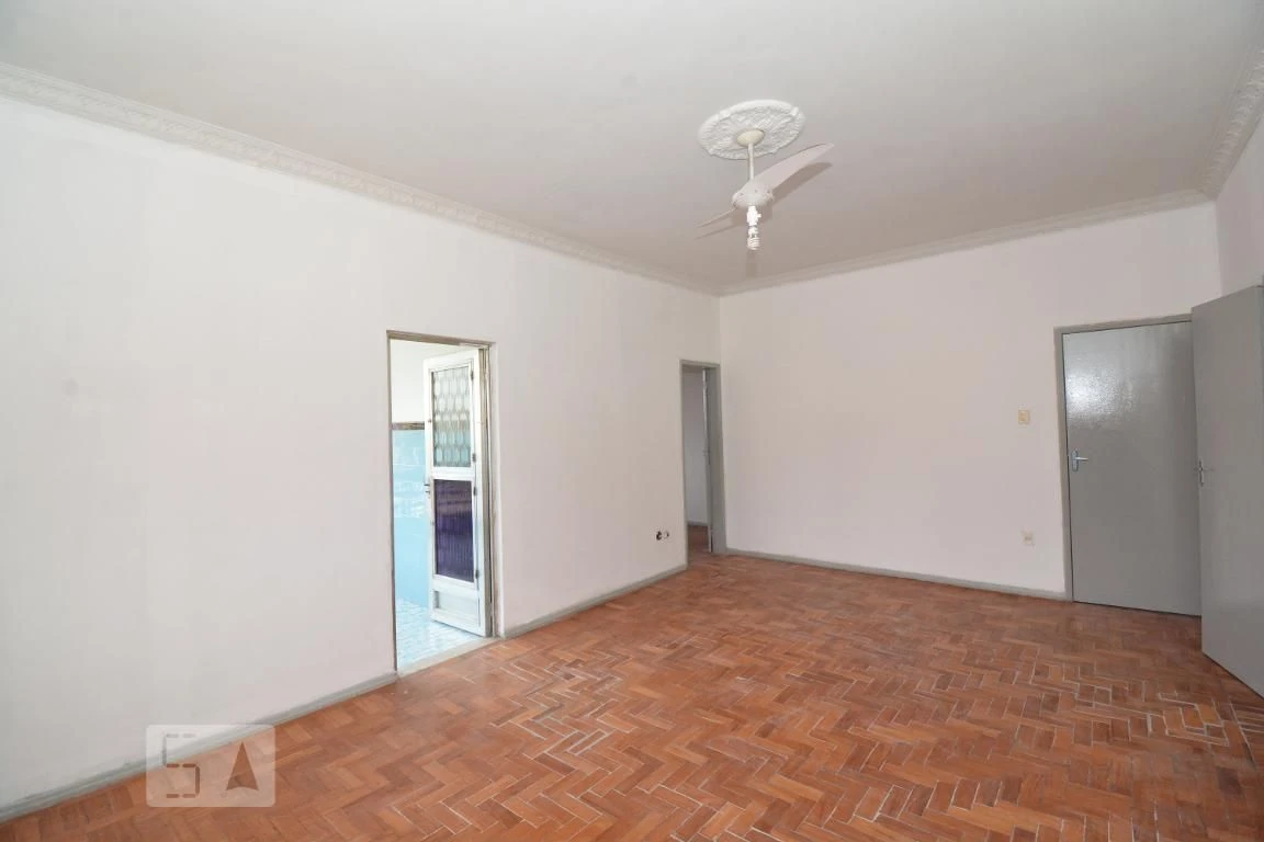 Wood or laminate floors in a 2-bedroom house, 100 m² — photo 38