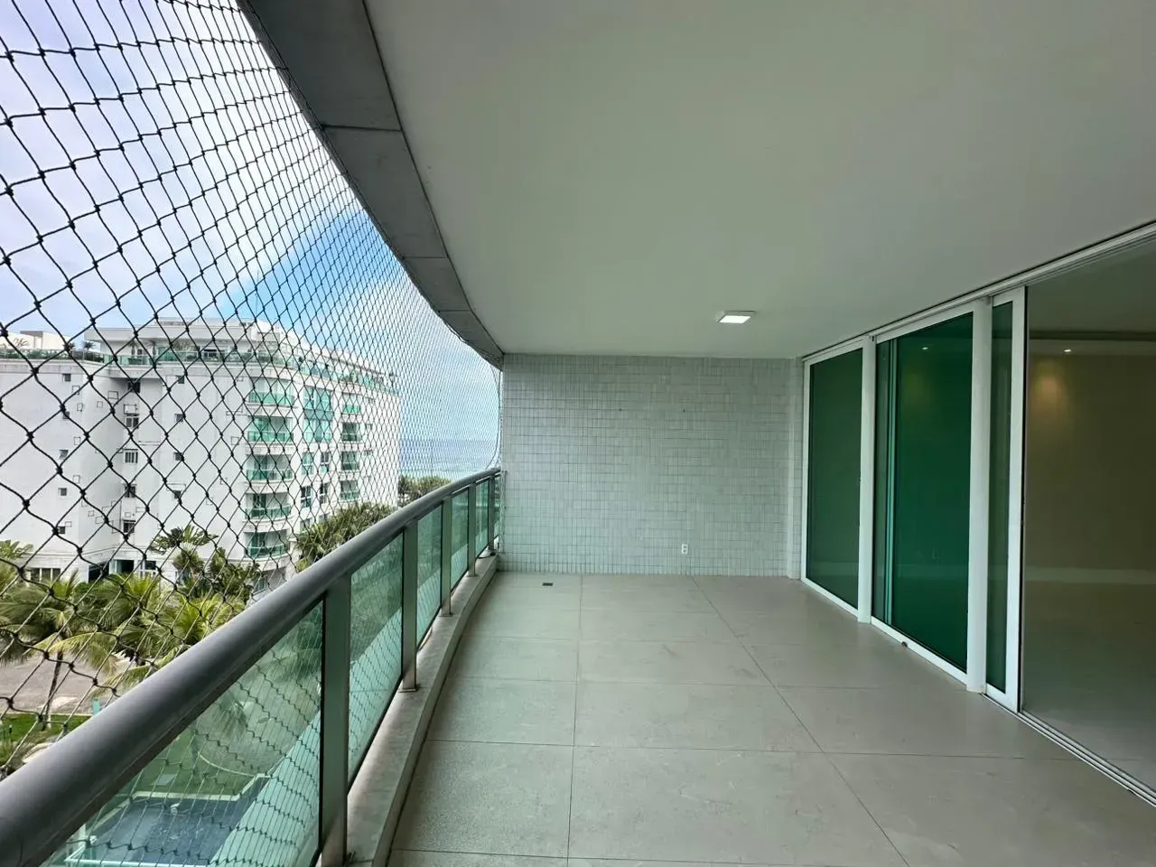 282 m² apartment with 4 bedrooms and 5 bathrooms — photo 8
