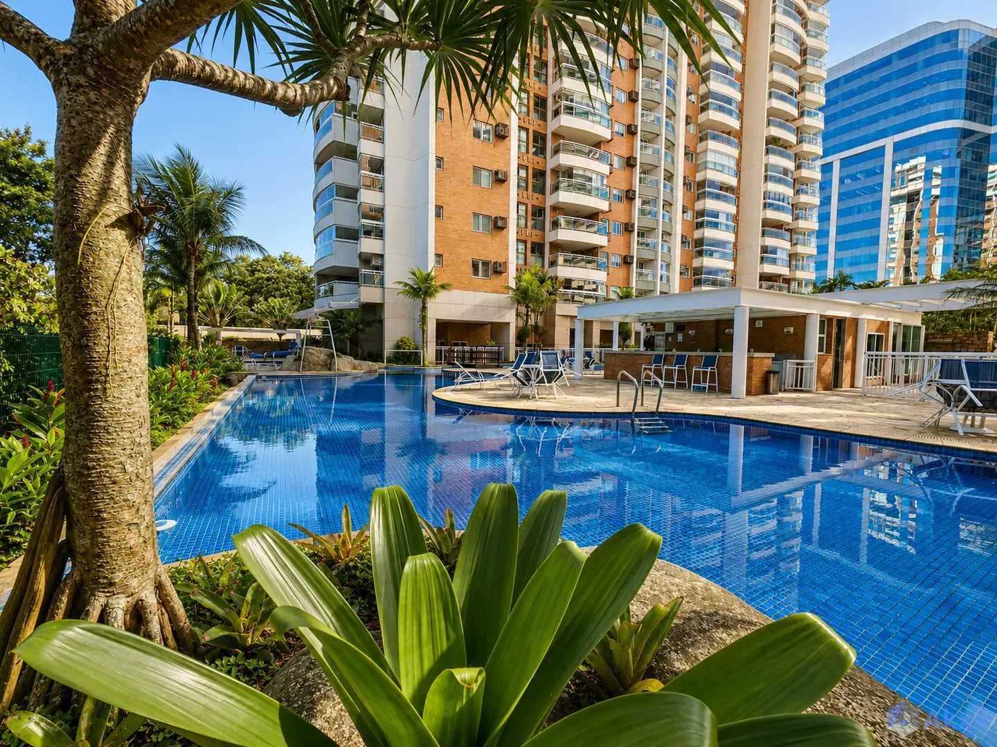 2-bedroom apartment with an en-suite and balcony grill — photo 40