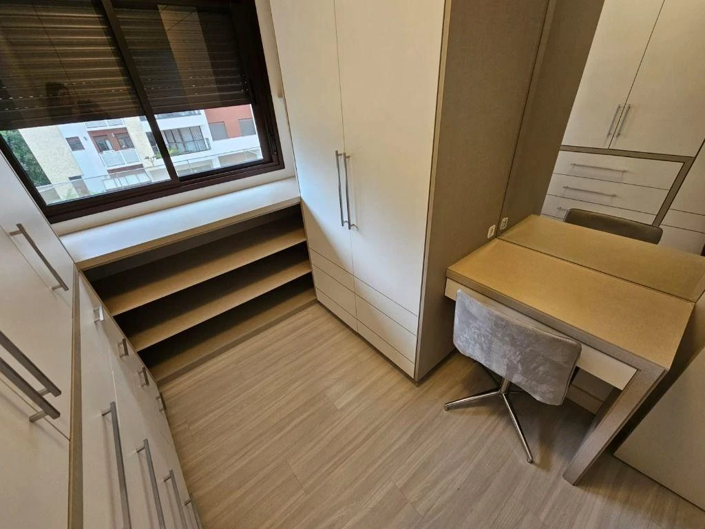 3-bedroom apartment with a park view — photo 31