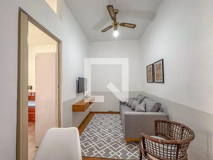 Деревянный пол или ламинат и 1 спальня: квартира 31 м² — photo 3