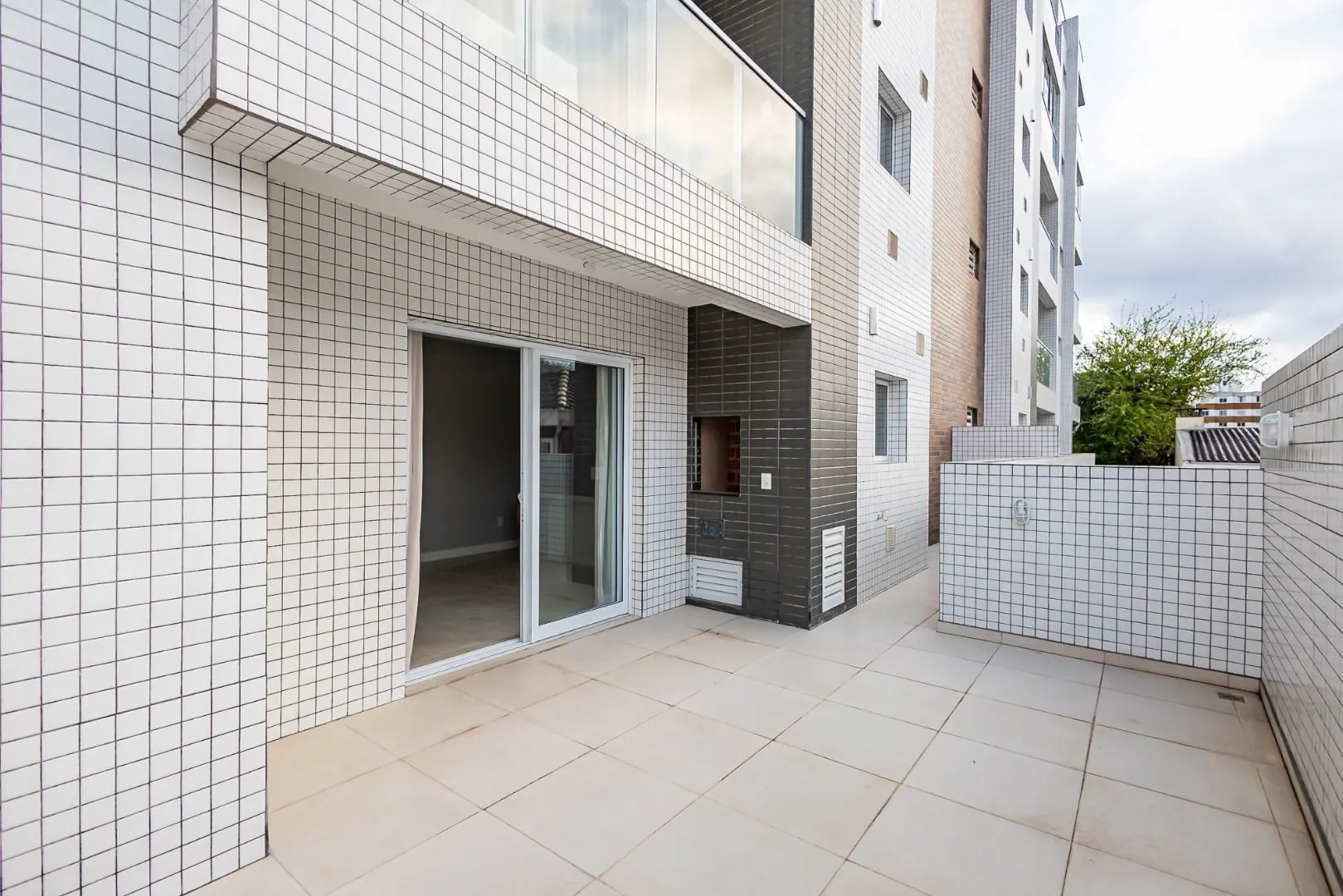 2-bedroom apartment with a washing machine in Curitiba — photo 32