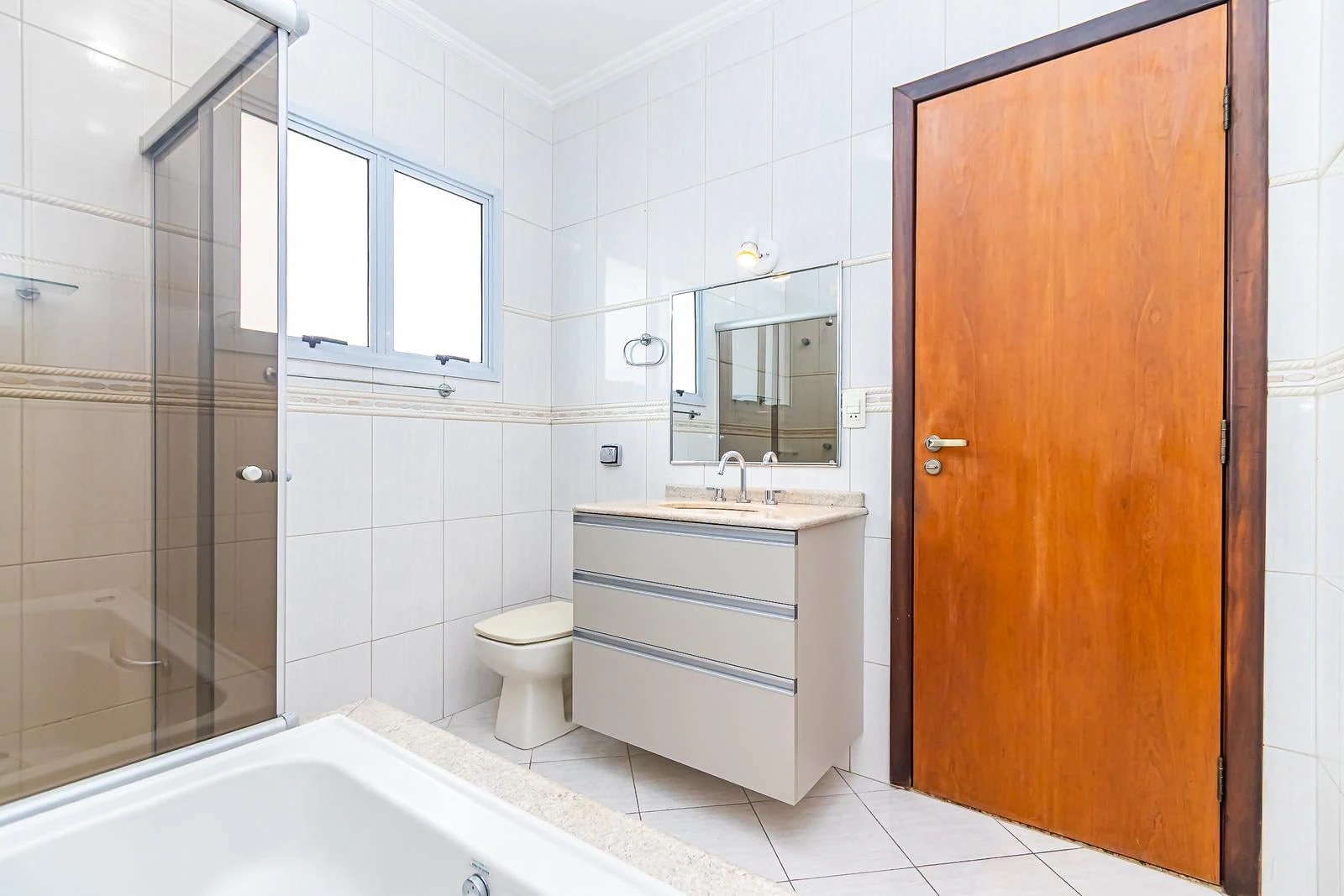 3-bedroom house with a grill on the balcony in Curitiba — photo 4