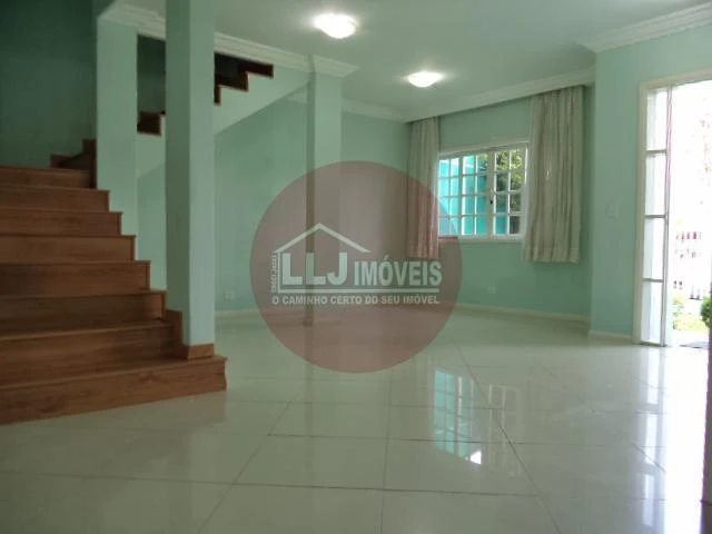 Casa tipo sobrado de 360 m² con 4 dormitorios y cocina equipada — photo 3