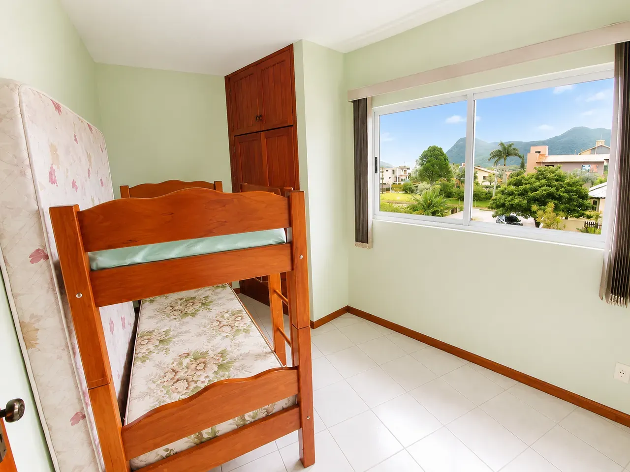 92 m² apartment with 2 bedrooms, 1 bathroom and parking — photo 33