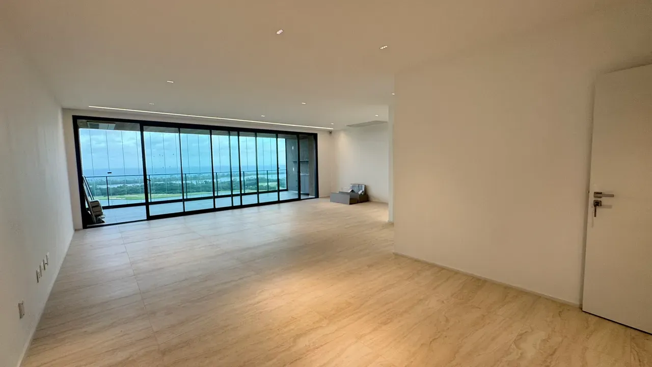 Apartment with 4 bedrooms, 5 bathrooms and enclosed balcony — photo 2