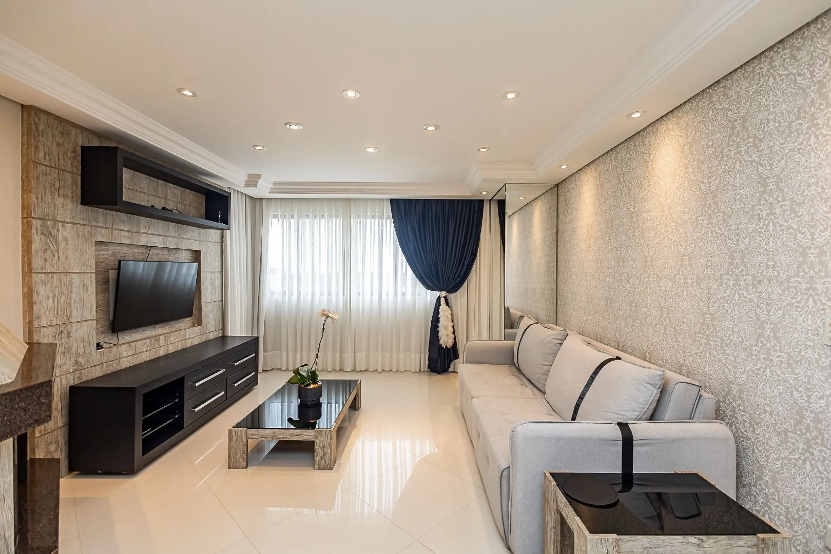 119 m² apartment with floor-to-ceiling windows and a bathtub — photo 65