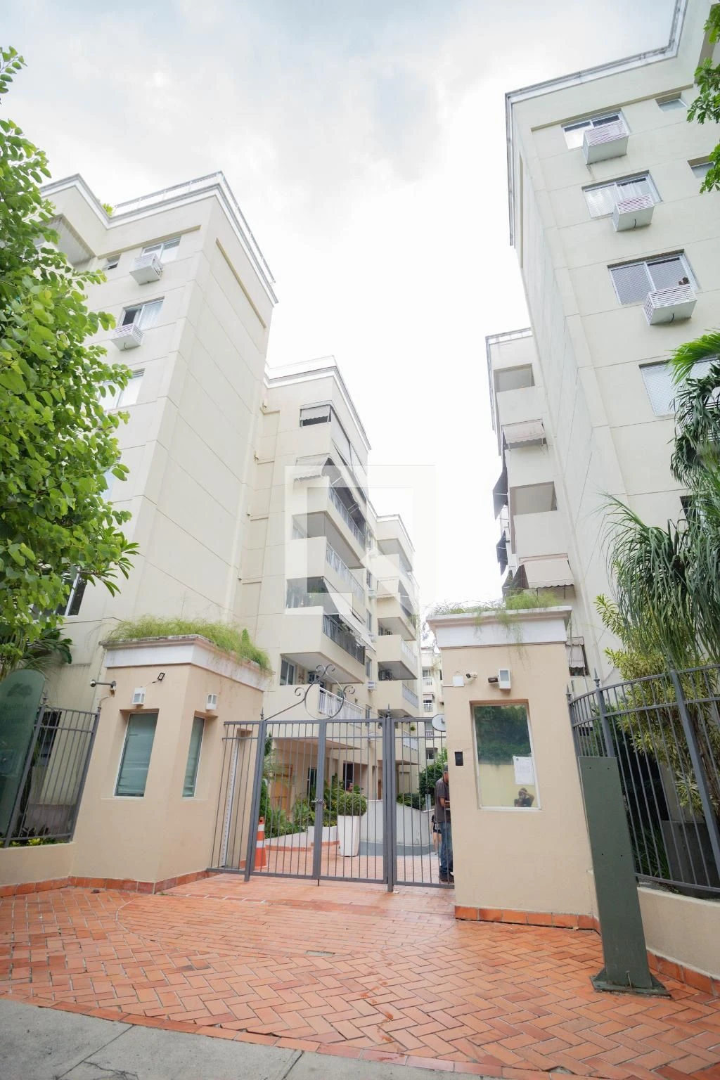Furnished apartment with 2 bedrooms and a balcony — photo 50
