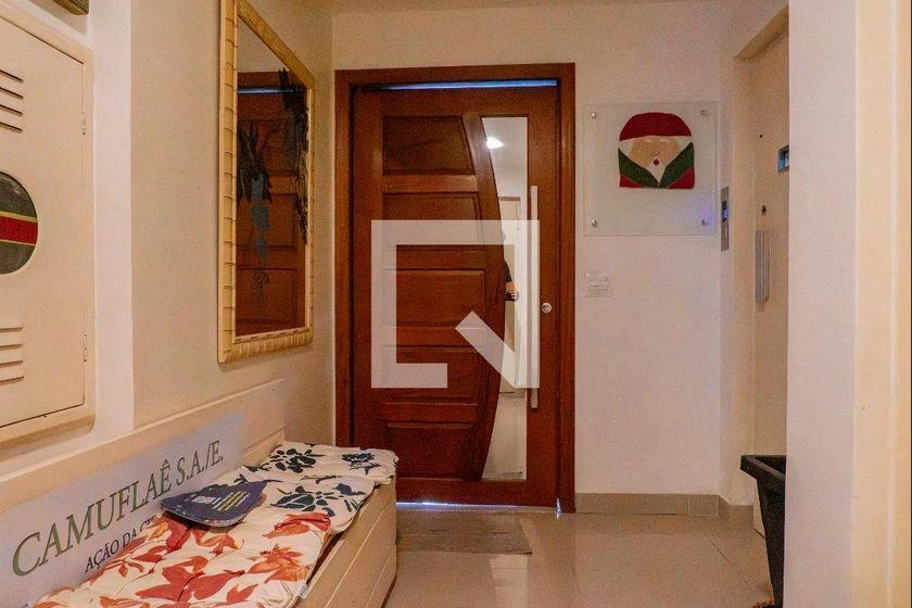 Furnished apartment with 4 bedrooms and 200 m² — photo 35
